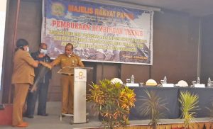 Sekda Doren Wakerkwa Buka Bimtek Implementasi Regulasi Terkait Otsus Papua