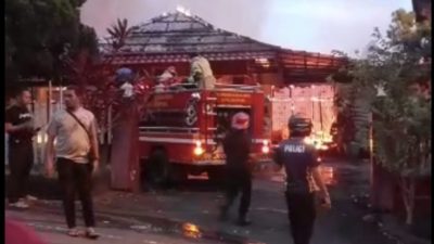 Kediaman Kapolda Papua Dilahap Si Jago Merah