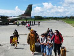 Teror KKB, 77 Warga Pegubin Di Evakuasi ke Jayapura