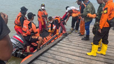 Tim Gabungan TNI-Polri dan Basarnas Evakuasi Jenazah ABK Km Merpati Yang Terjatuh di Peraran Kumbe, Merauke