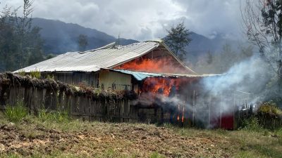 KKB Kembali Teror Bakar Rumah dan Kontak Tembak Dengan Aparat Gabungan TNI/Polri di Ilaga Kabupaten Puncak