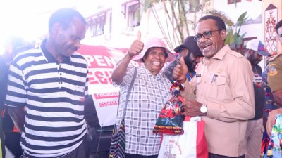 Warga Kota Jayapura Terdampak Gempa Terima Bantuan Presiden RI