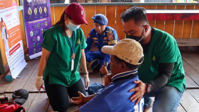 Dit Polair Polda Papua Bersama Tim doctorSHARE Berikan Layanan Medis