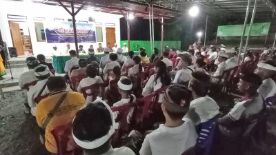 Umat Hindu Rayakan Hari  Simakrama di Pura Agung Giri Cycloop