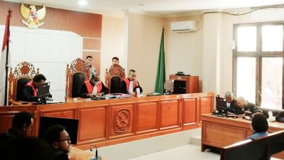 Putusan Sela, Majelis Hakim Tolak Eksepsi Jhon Retob, Penasehat Hukum Siapkan Saksi Ahli dan Saksi Fakta
