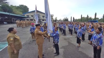Rombongan Kontingen Penas Petani Nelayan XVI 2023 dilepas Pj Bupati Jayapura ke Padang