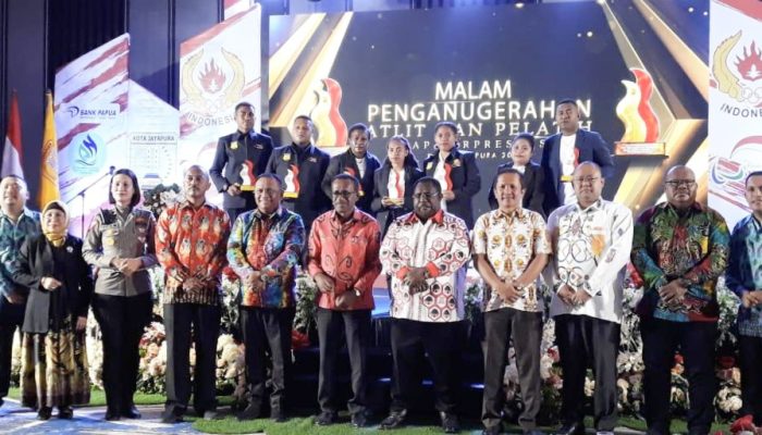 16 Atlit dan Pelatih OAP Berprestasi Menerima Penganugrahan dari Pemkot Jayapura
