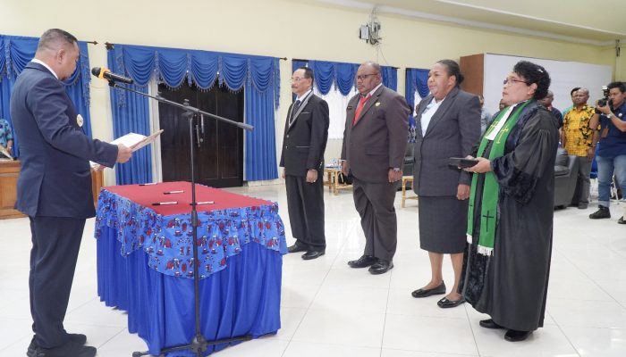 Pj Bupati Bersama Pj Wali Kota Jayapura Resmi Melantik Komisaris Utama PT AMJ Robongholo Nanwani