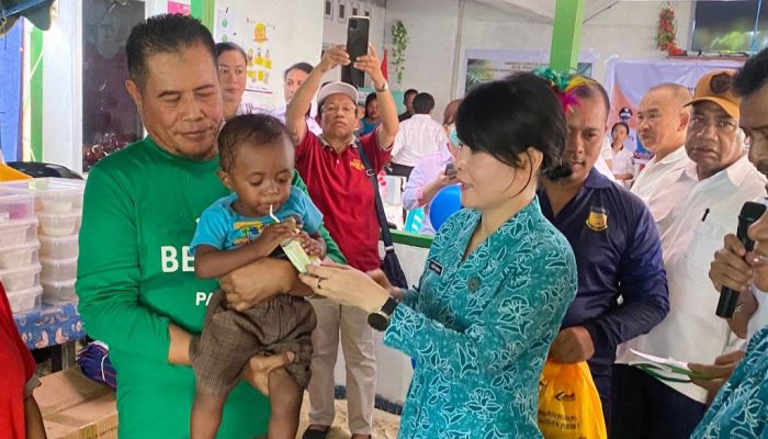 45 Posyandu di Kabupaten Supiori Menerima Paket Bantuan Penanganan Stunting dari Tim PKK Papua