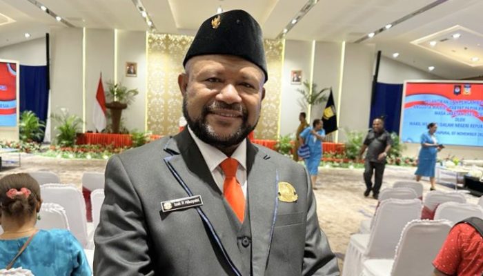 Izak Hikoyabi Terpilih Sebagai Anggota MRP dari Pokja Agama