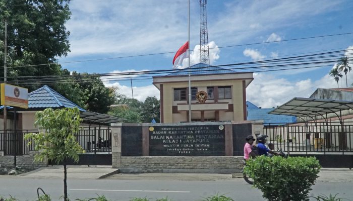Pemprov Papua Imbau Warga Kibarkan Bendera Setengah Tiang Tanda Penghormatan Terakhir untuk Almarhum Lukas Enembe