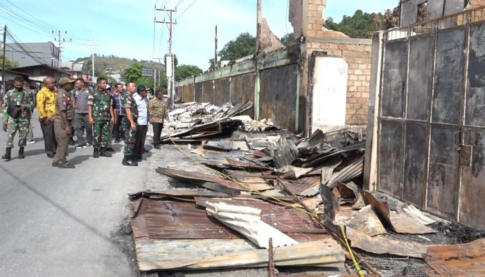 Pj Wali Kota Jayapura Sampaikan Permohonan Maaf Kepada Para Korban Pasca Konvoi Duka Yang Berujung Anarkis di Kota Jayapura