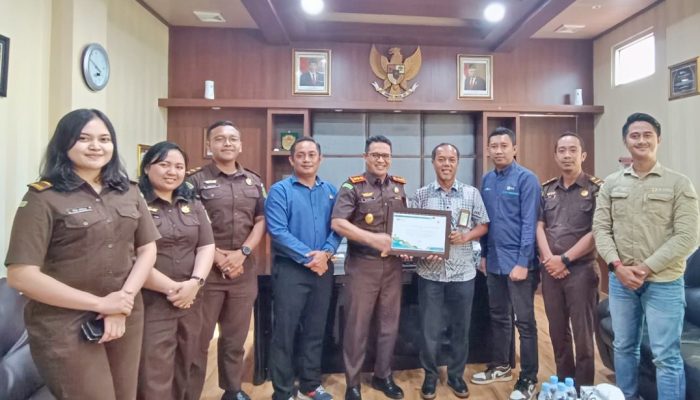 PLN Berikan Apresiasi Stakeholder kepada Kejari Sorong