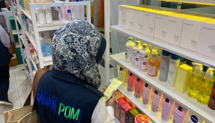 Ingat selalu Cek KLIK Sebelum Beli Kosmetik, BBPOM di Jayapura Temukan Puluhan Kosmetik Tanpa Izin Edar