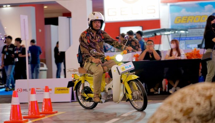 Kembali Hadir di IIMS 2024, PLN Usung Support System Kendaraan Listrik di Indonesia