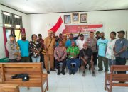 Tatap Muka Bersama Warga Kampung Yoka, Kapolsek Heram Bagikan Nomor Handphonenya untuk Quick Respon