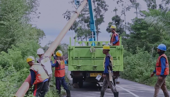 Bangun Jaringan Baru, PLN Berhasil Tembus 4 Desa di Pelosok NTT dengan Listrik 24 Jam!