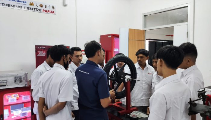 Jaga Standar Pelayanan Service, Para Mekanik AHASS di Training