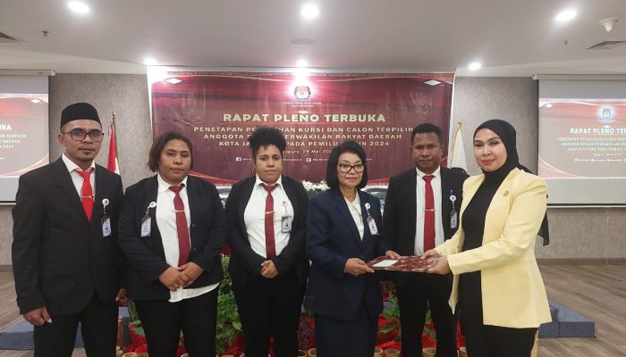 Yuli Rahman anggota DPRD Kota Jayapura 4 Periode, Berjuang Bukan Satu Dapil