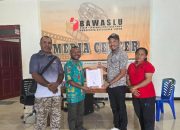 Pandis Yapen Selatan Serahkan Hasil Tes Wawancara Kepada Bawaslu Yapen