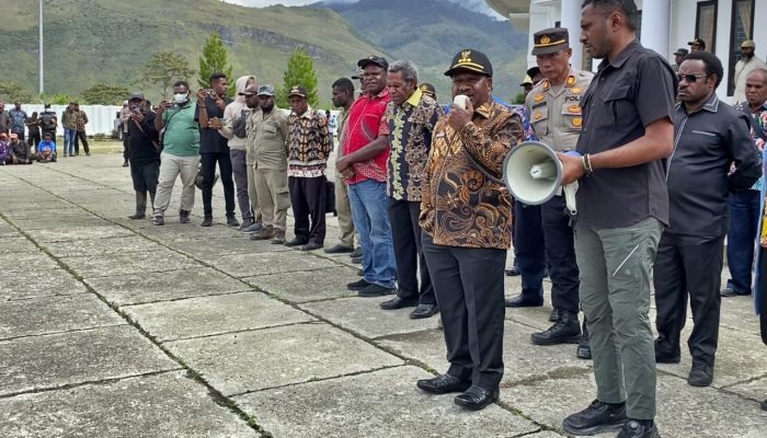 OJEK : Pengendali Ekonomi di Kota Tiom