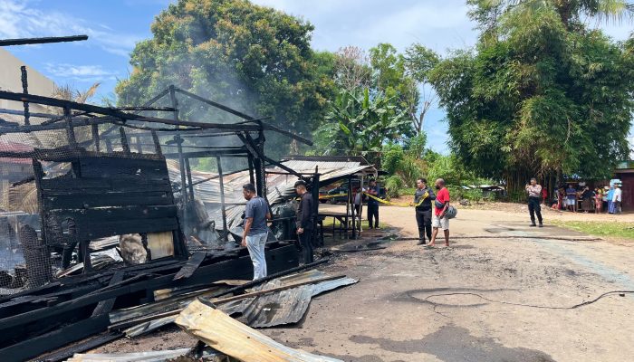 Kebakaran di Kompleks Lapangan Mandala, Satu Unit Rumah Hangus