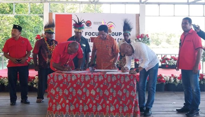 PDI Perjuangan Papua Gelar FGD Visi Misi Kandidat, BTM-YES jadi Nara Sumber