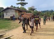 Peduli Sesama, Satgas Yonif 512/QY Bantu Prosesi Pemakaman