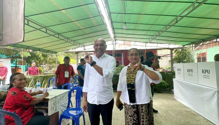 Pukul 09.00 BTM Bersama Istri “Nyoblos”di TPS 04 Kelurahan Wahno