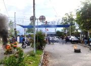 Tuntut Pembayaran Keuangan, Kontraktor OAP Blokade Pintu Utama Kantor Bupati Jayapura