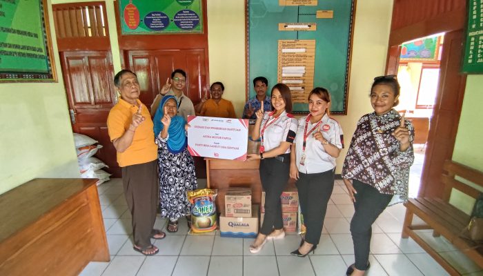 Astra Motor Papua Berbagi Kasih dengan Lansia di Panti Bina Lanjut Usia Sentani