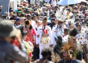 Ribuan Warga Sambut Kedatangan Gubernur dan Wakil Gubernur Papua Selatan di Merauke