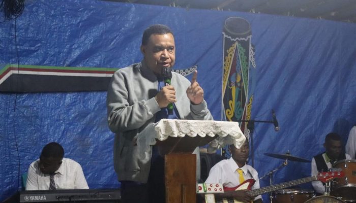 Ikuti Penutupan KKR Di Ransarnoni Ini Pesan Bupati Yapen Benyamin Arisoy