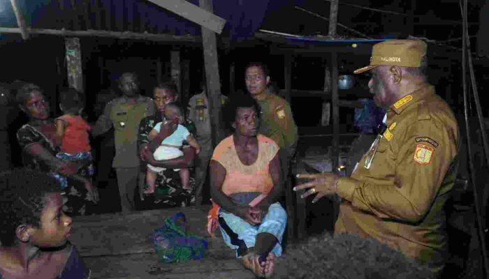 Wali kota Jayapura sidak warga ilegal asal PNG bermukim tanpa dokumen resmi di Kawasan Skouw Sae