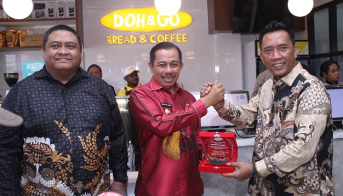 Grand Opening Outlet, Amanda Brownies Gandeng Produk UMKM Lokal di Kota Jayapura