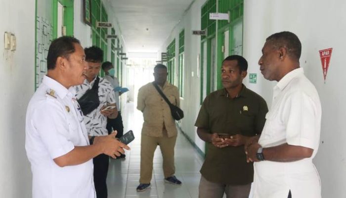 Ketua Fraksi PKB DPRK Yapen, Yawan Y. Karubaba Berharap Pelayanan Kesehatan Di Puskesmas Yawakukat Harus Meningkat