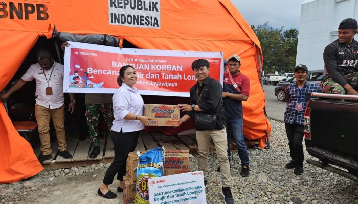 Peduli Korban Bencana Banjir Wamena, Telkomsel Salurkan Bantuan Logistik dan Posko Layanan Telepon Gratis