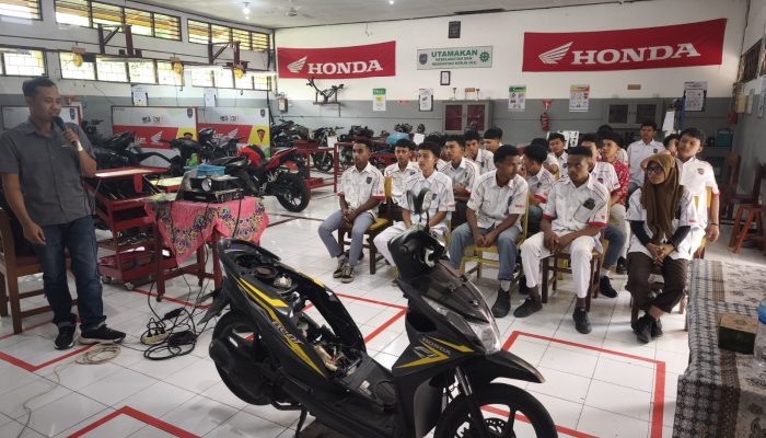 Kupas Tuntas Teknologi PGM-FI bersama Astra Motor Papua