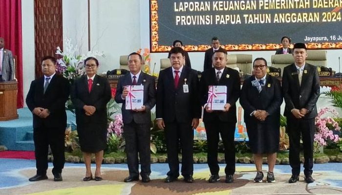 DPR Papua Gelar Rapat Paripurna Penyerahan LHP BPK RI, Pemprov Papua Raih Opini WTP