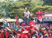 BTM Naik Perahu Adat, Tanda Restu dari Masyarakat Waropen Pimpin Papua