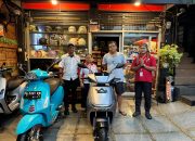 Konsumen Setia Honda, Candra Setiawan, Pemilik New Honda CUV e Pertama di Papua mendapatkan Keuntungan Eksklusif   