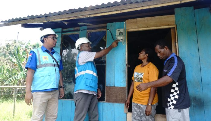 Maknai Semangat Kemerdekaan, PLN Wujudkan Impian 127 Masyarakat Prasejahtera di Tanah Papua Lewat Program Light Up The Dream