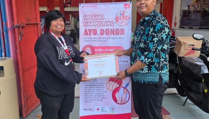 Astra Motor Timika Terima Penghargaan dari PMI