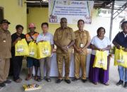 Jelang Natal 2025, Pemkot Jayapura Bagikan Bantuan Sembako di Lima Distrik