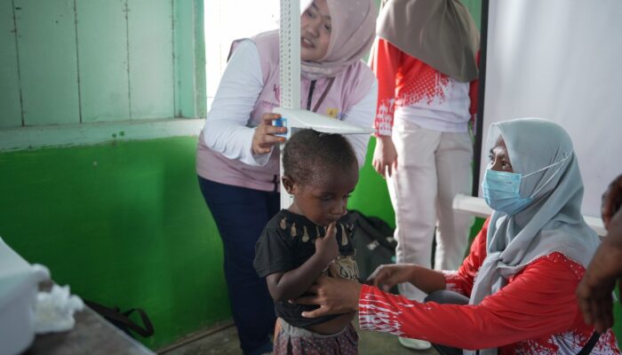 Srikandi Care PLN UP3 Nabire Hadir untuk Perangi Stunting di Kampung Yaro Makmur