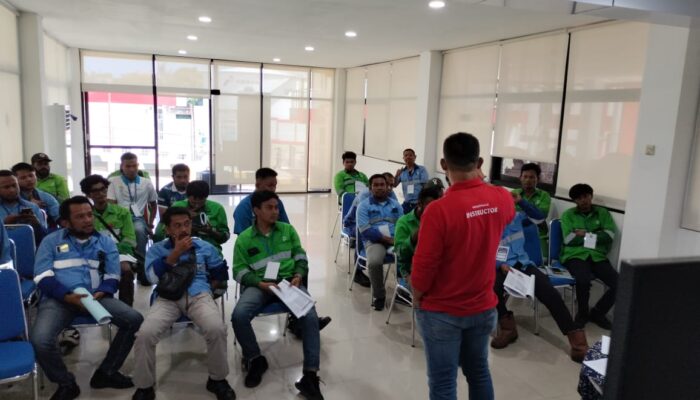 Tingkatkan Kehandalan dan Kewaspadaan Awak Mobil Tangki, Pertamina Latih 95 Orang Keselamatan Operasi Distribusi