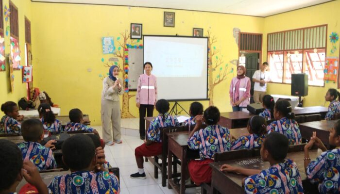 Srikandi PLN Bekali Siswa SD YPK Warsambin dengan Pemahaman Keselamatan Listrik Sejak Dini