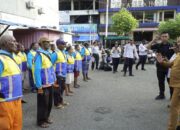 Tertibkan Juru Parkir Liar, Pemkot Jayapura Salurkan Seragam Kerja