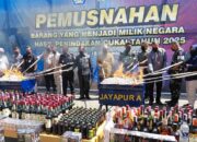 Bea Cukai Jayapura Musnahkan Ribuan Rokok dan Ratusan Liter Miras Ilegal