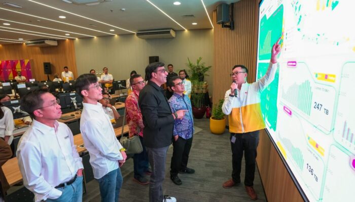 Sambut Natal dan Tahun Baru Bersama Jaringan Andal Indosat, Ada Nyata di Setiap Langkah